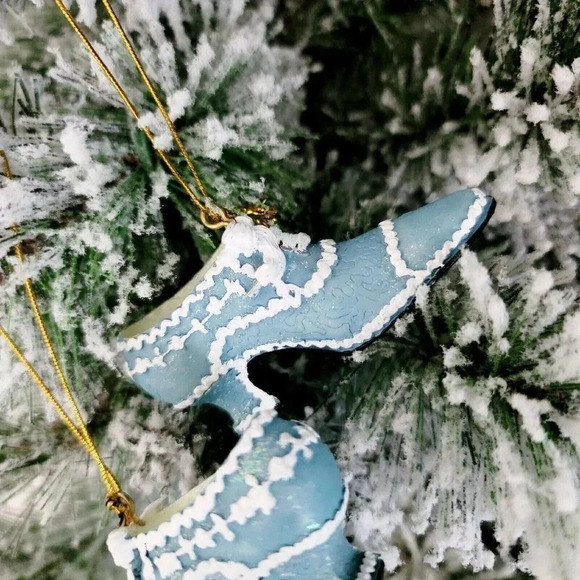 Porcelain Miniature Victorian Vintage Blue White Christmas Shoes Heels Ornaments - Picture 3 of 9